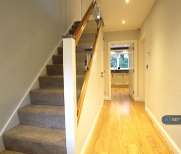 5 bedroom detached house to rent - Photo 1