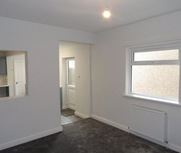 2 bedroom semi-detached house to rent - Photo 2