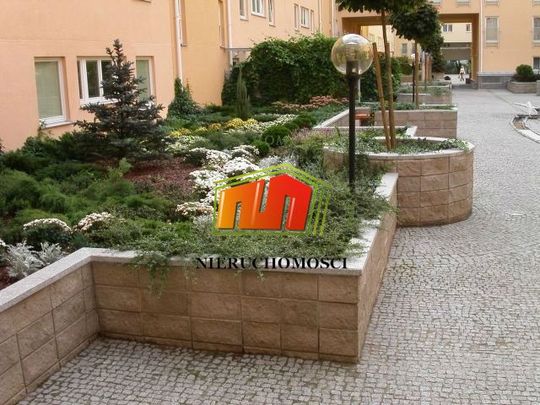 Warszawa M., Warszawa, Ochota, Białobrzeska - Zdjęcie 1