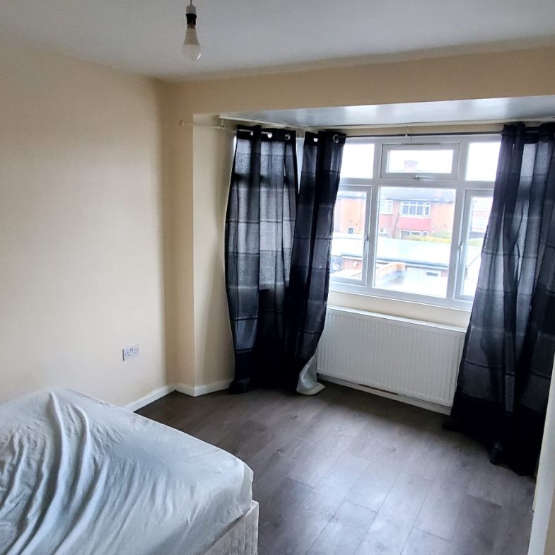 Broadhurst Garden London NW6 3BH - Photo 1