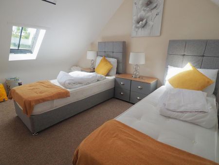 3 bedroom end of terrace house to rent - Photo 4