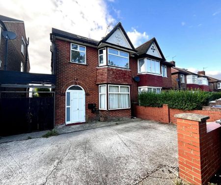 5 bedroom semi-detached house to rent - Photo 2