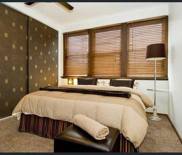 New York, New York - Stylish 2-Bedroom Apartment in the Heart of Ge... - Photo 2