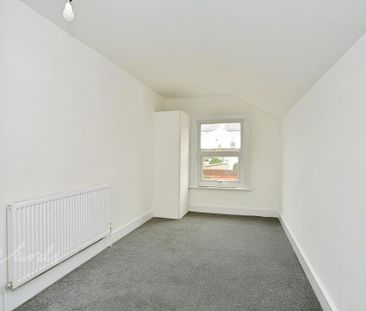 3 bedroom end of terrace house to rent - Photo 5