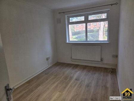 3 bedroom flat to rent - Photo 3