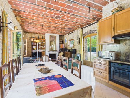 Maison meublée pleine de charme dans un ancien corps de ferme - Photo 3