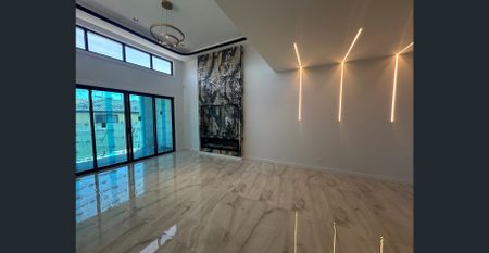 Brand New Luxury Duplex - Photo 2