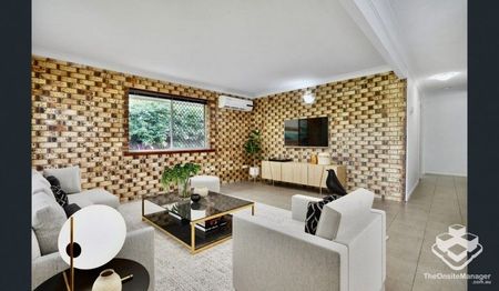 Modern Family Living in a Prime Ormiston Location - Photo 2