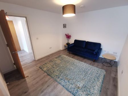 2 bedroom flat to rent - Photo 2