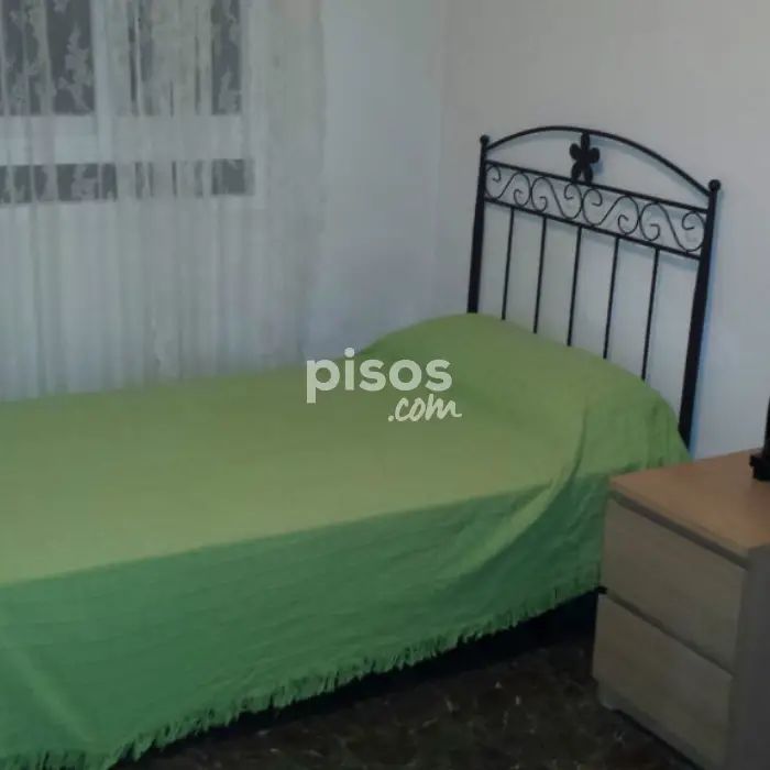 Piso en alquiler en Avenida 8 De Marzo - Foto 1