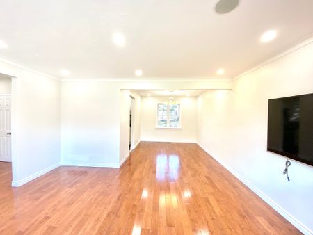 For Lease - 70 Shilton Road Unit# Main, Toronto, Ontario - Photo 2