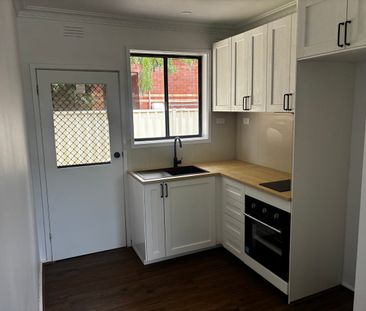 Fully Renovated Coburg Villa - Photo 4