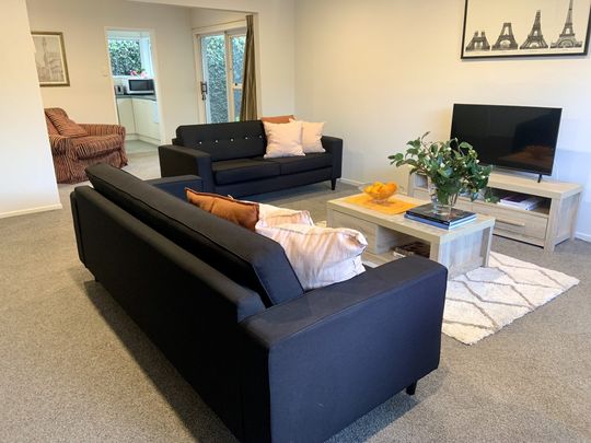 Merivale, 2 bedrooms - Photo 1