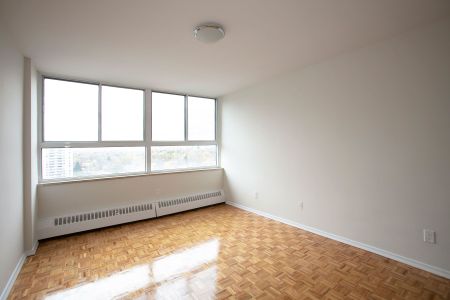 For Lease - 6200 Bathurst Street Unit# 1103, Toronto, Ontario - Photo 2