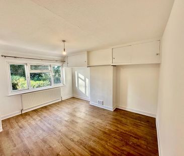 5 bedroom semi-detached house to rent - Photo 3