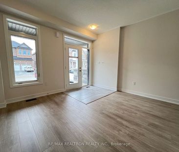 For Lease - 49 Kenneth Rogers Crescent, East Gwillimbury, Ontario - Photo 4