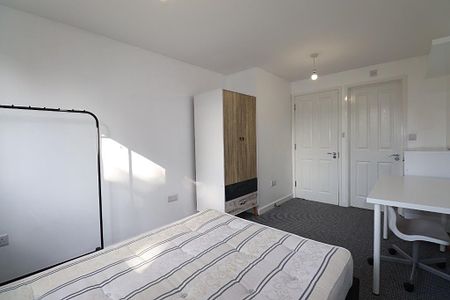 4 bedroom house share for rent in Wiggin Street, Birmingham, B16 - Photo 3