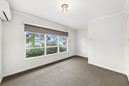 TWO STOREY TOWNHOUSE METRES FROM HIGHETT RESERVE - Photo 2