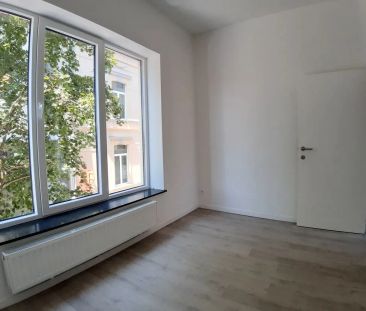 Mooi gerenoveerd appartement dichtbij het centrum van Hasselt - Photo 1