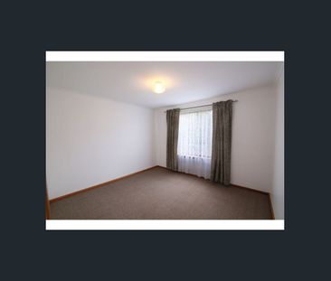 GREAT LOCATION - PERIODIC LEASE ONLY!! -Inspection by appointment only - Photo 2