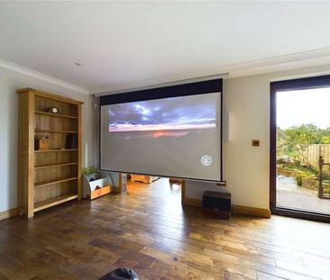 Wintringham Way, Purley On Thames, Reading, Berkshire, RG8 - Photo 2