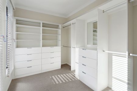 Spacious Living with Pool & Ultimate Entertaining in Prime Location - Photo 2