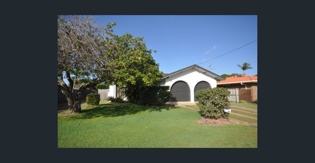 24 Michael Street, Golden Beach - Photo 1