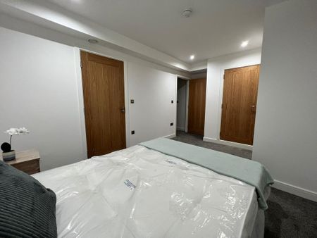 1 bedroom in a flat share to rent - Photo 2