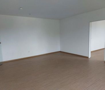 ***Wohnung mit Aussicht*** Etagenwohnung mit Aufzug in zentraler Lage - Photo 1