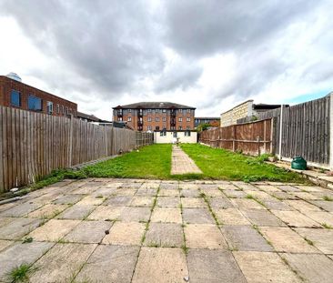 5 bedroom terraced house to rent - Photo 3