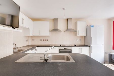 £822 p/w (£3,562 pcm) - Photo 4