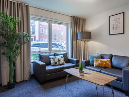 1 bedroom in a flat share to rent - Photo 3