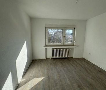 3-Zimmer-Wohnung mit neuem Bad und neuer Elektrik, frisch renoviert - Foto 1