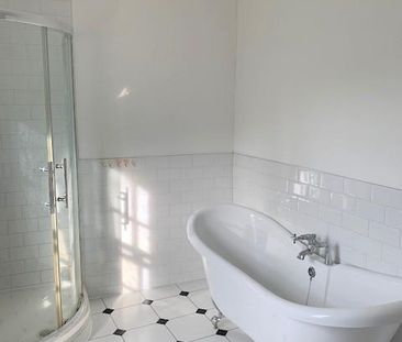 3 Bedroom Maisonette to let - Photo 6