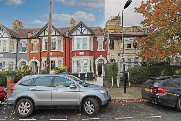 3 bedroom flat to rent - Photo 1