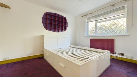 4 bedroom semi-detached house to rent - Photo 5