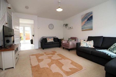 3 bedroom semi-detached house to rent - Photo 2