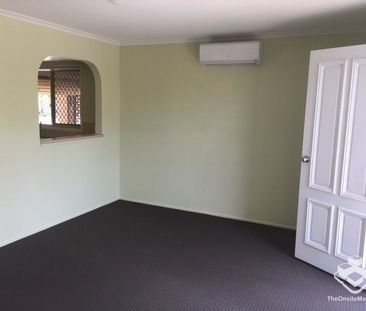 THREE BEDROOMS TOWNHOUSE WITH NEW AIR CONDITION - Photo 6