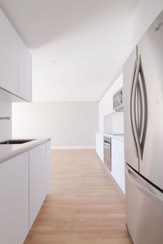 St. Lambert - Photo 2