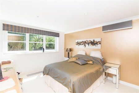 5 bedroom detached house to rent - Photo 3