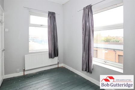 2 bedroom terraced house to rent - Photo 3