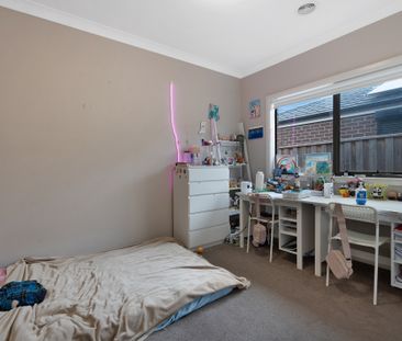 11 Orrong Drive, Officer VIC 3809 - House For Rent | Domain - Photo 4