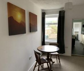 2 bedroom private hall to rent - Photo 3