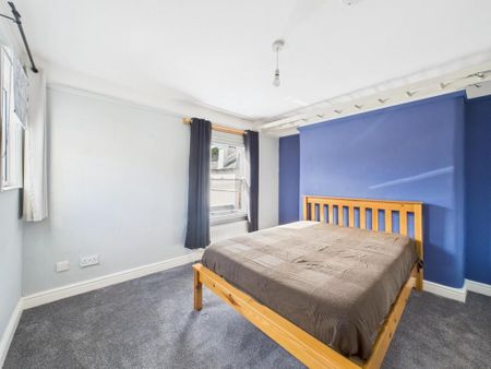 2 bedroom end of terrace house to rent - Photo 5