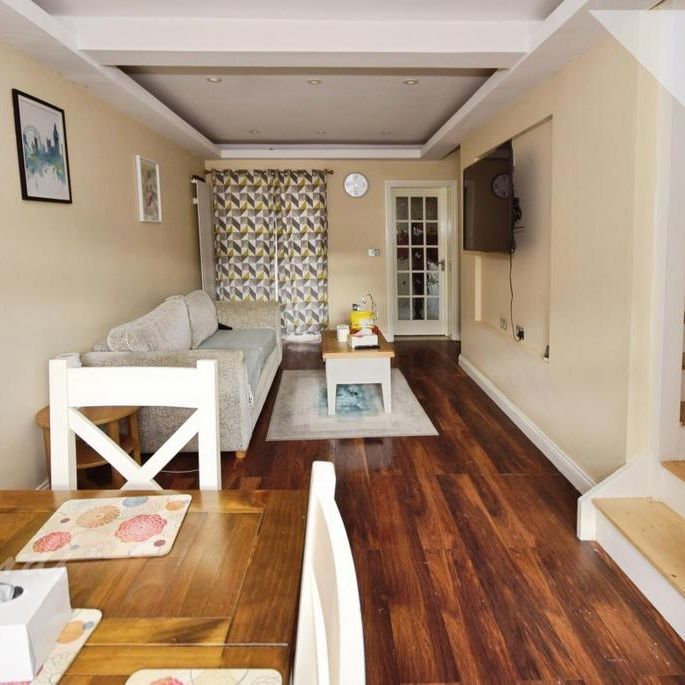 3 bedroom terraced house to rent - Photo 1