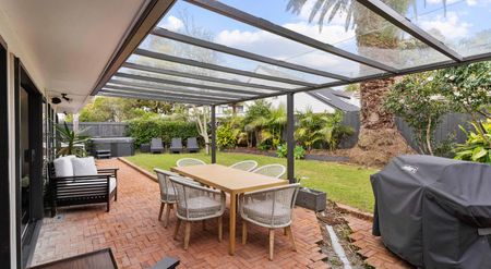 Sunny, Stylish & Single-Level Living in Double Grammar Zone - Photo 4