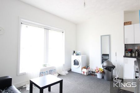 Portswood Road, Southampton - Photo 3