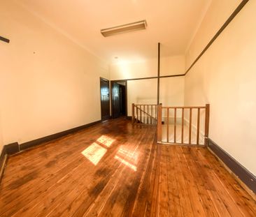 Humble 2 Bedroom unit in the heart of Mayfield - Photo 4