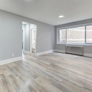 Spacious 1 Bedroom Apartment - NDG - 6325 Somerled Avenue, Montréal - Photo 2