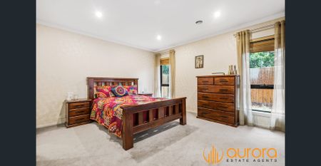 ELEGANT FAMILY LIVING IN THE HEART OF EDEN RISE - Photo 4